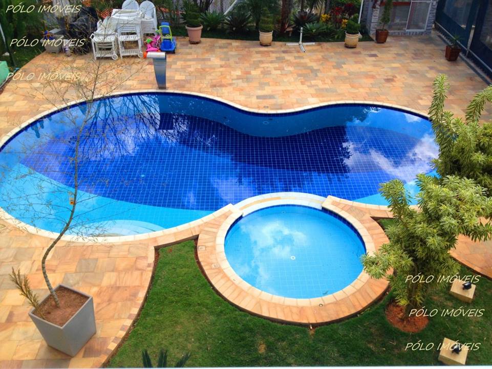 LINDÍSSIMA CASA EM CONDOMÍNIO EM MEIO A NATUREZA!