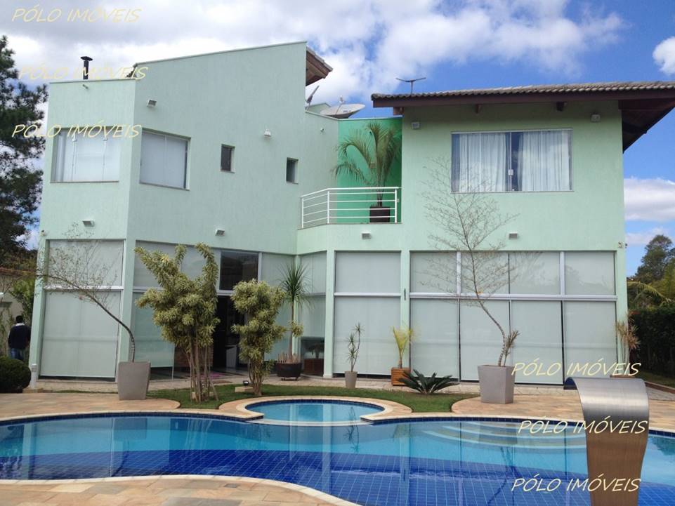 LINDÍSSIMA CASA EM CONDOMÍNIO EM MEIO A NATUREZA!