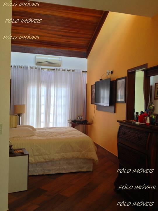 LINDÍSSIMA CASA EM CONDOMÍNIO EM MEIO A NATUREZA!