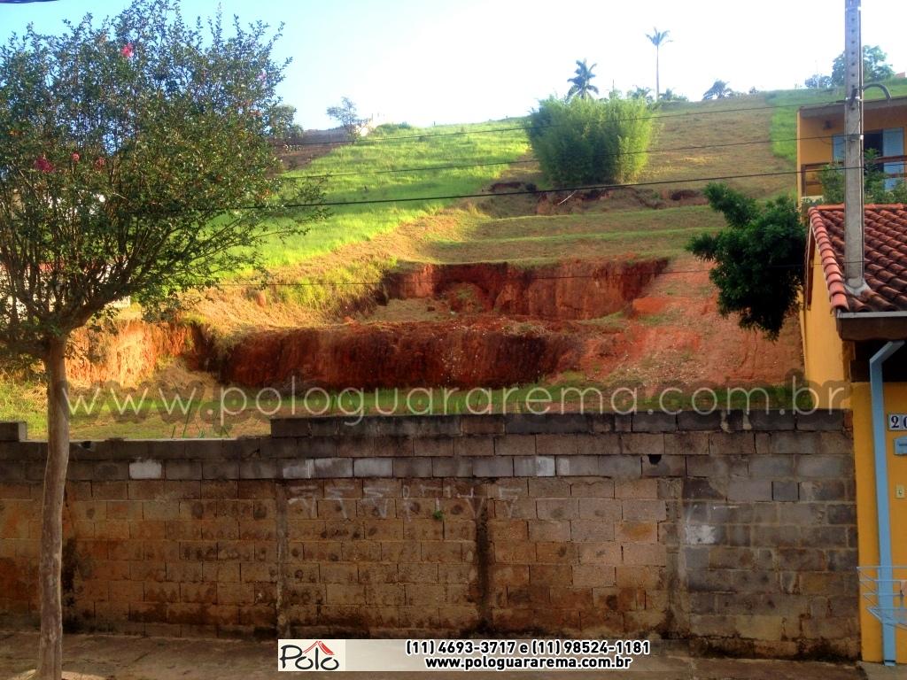 Área de 2800m2
