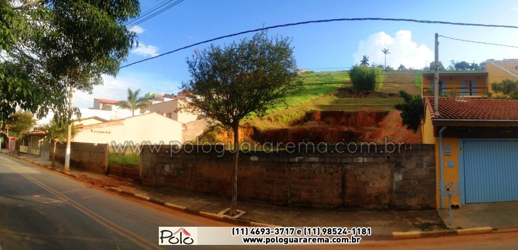 Área de 2800m2