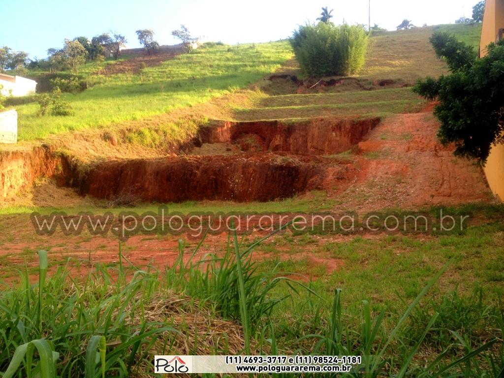 Área de 2800m2