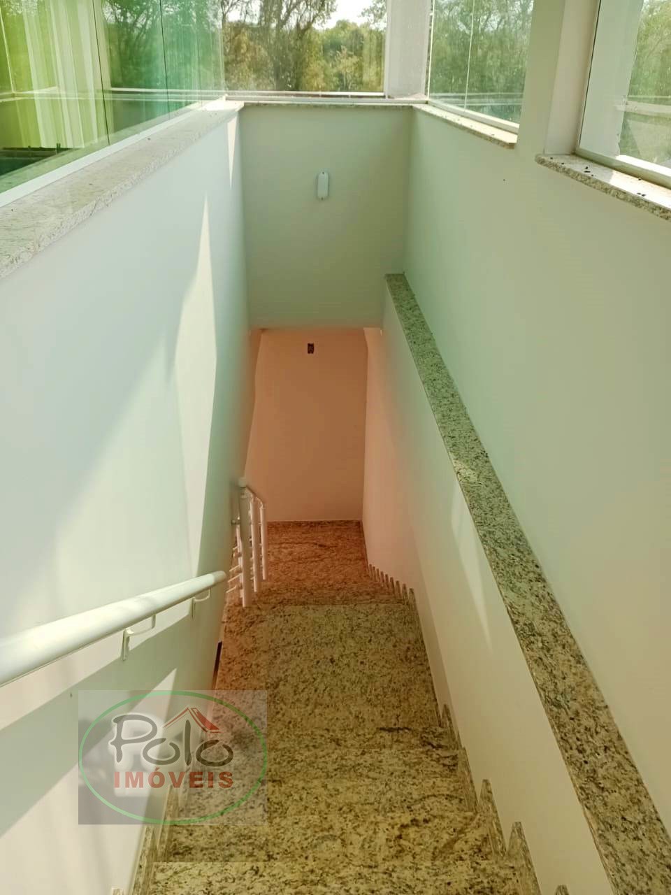 Casa beira rio no Jardim Itapema