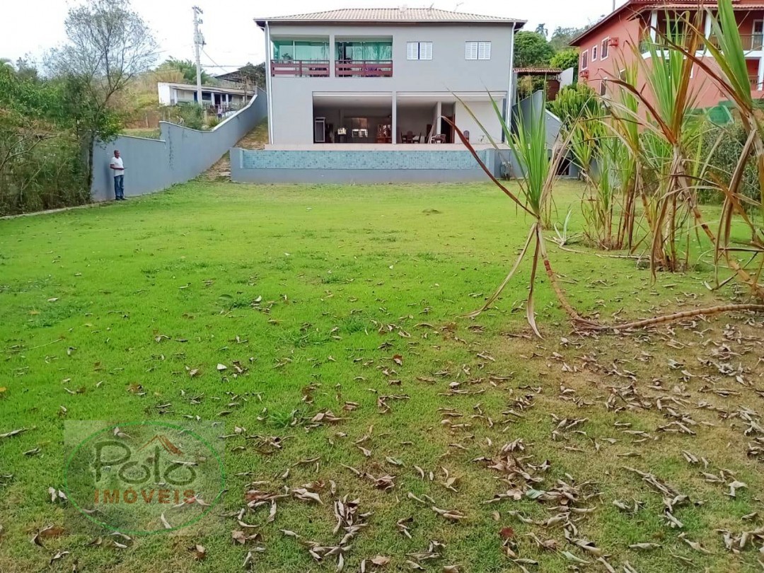 Casa beira rio no Jardim Itapema