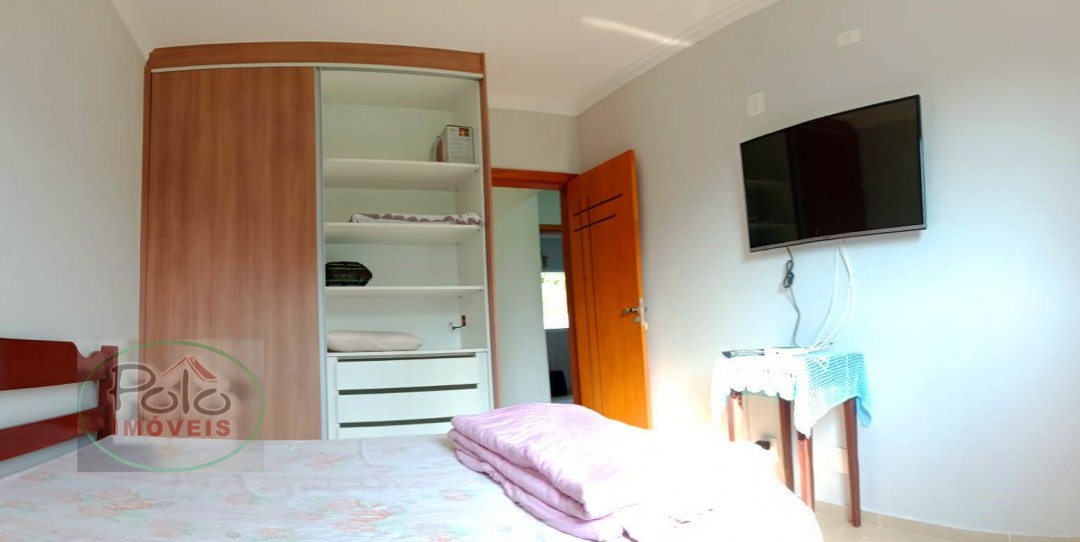 Casa beira rio no Jardim Itapema