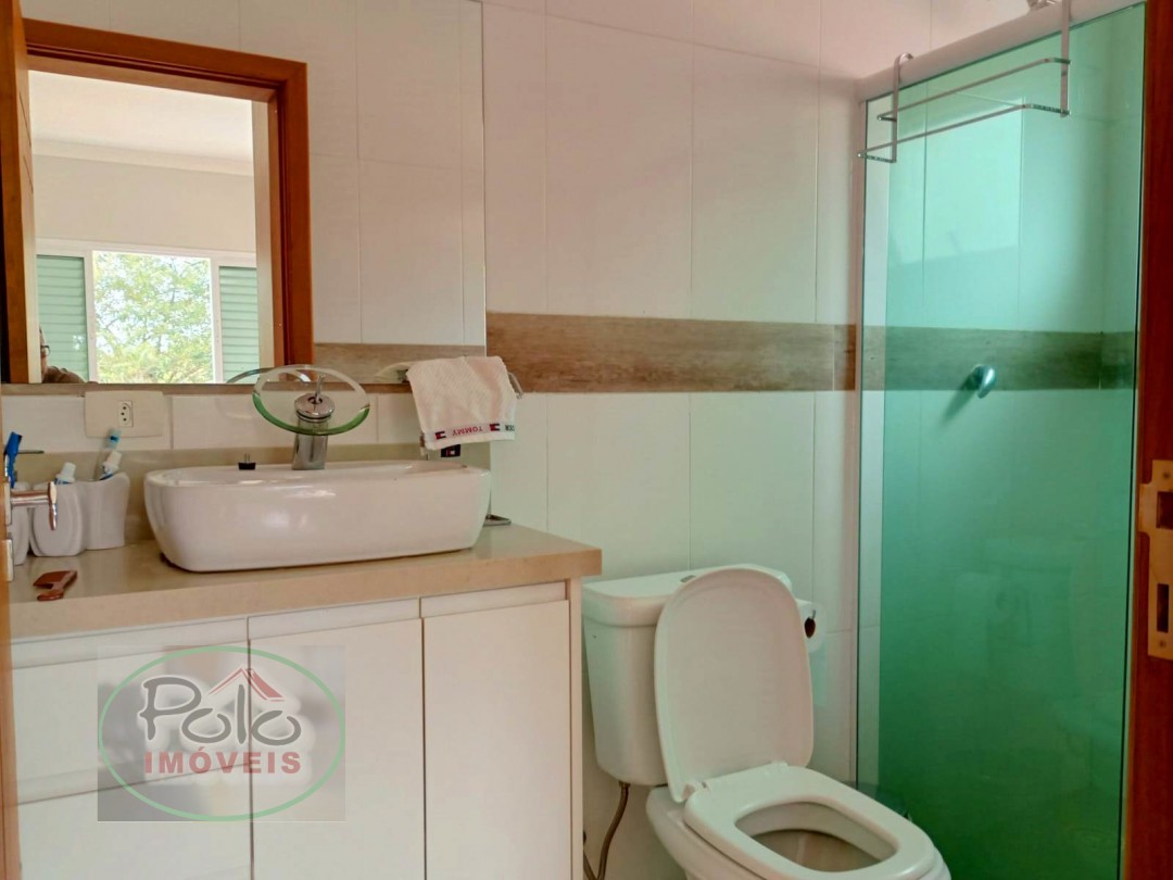 Casa beira rio no Jardim Itapema