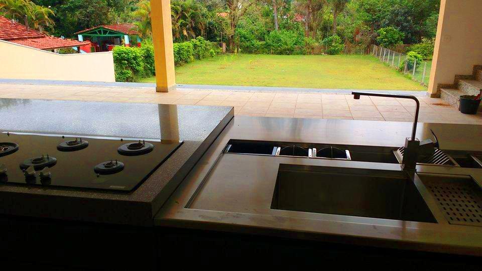 Casa beira rio no Jardim Itapema