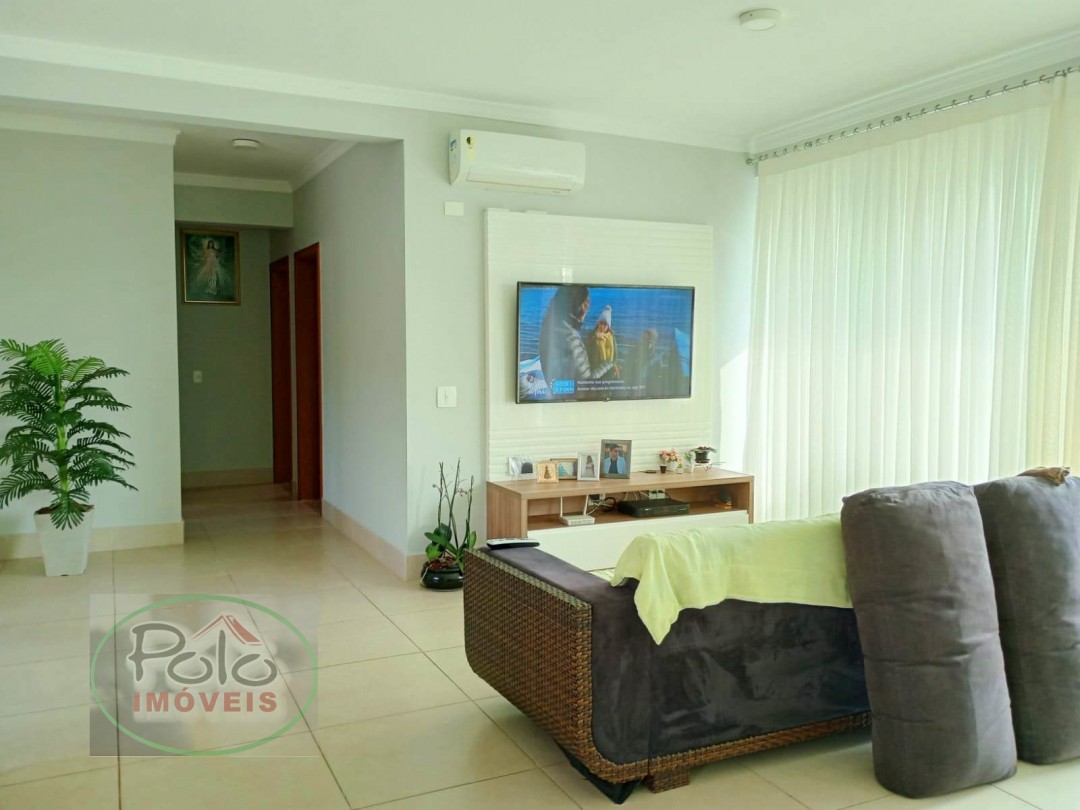 Casa beira rio no Jardim Itapema