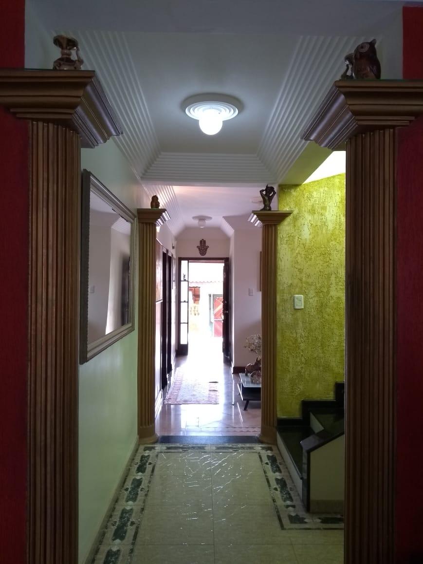 Casa em rua tranquila e sem saída