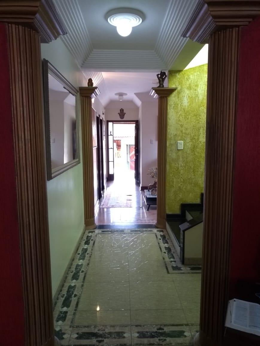 Casa em rua tranquila e sem saída