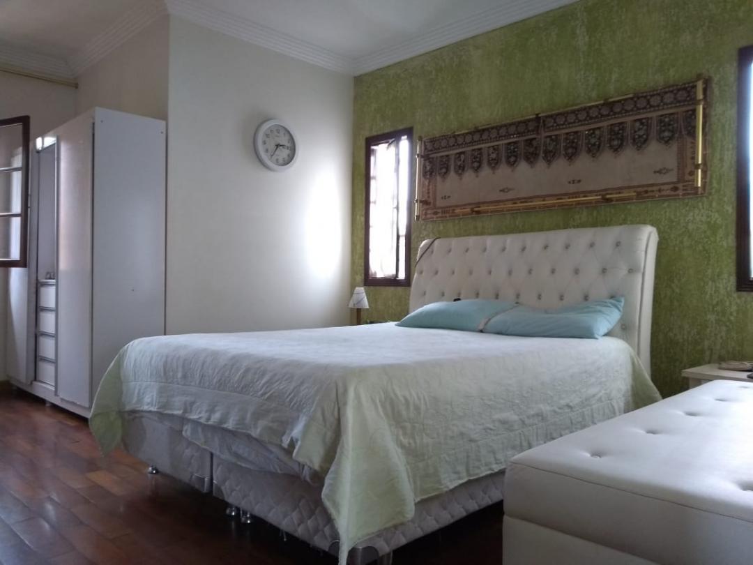 Casa em rua tranquila e sem saída