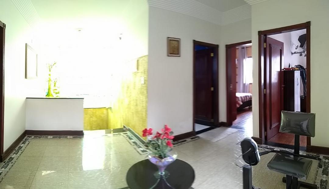 Casa em rua tranquila e sem saída