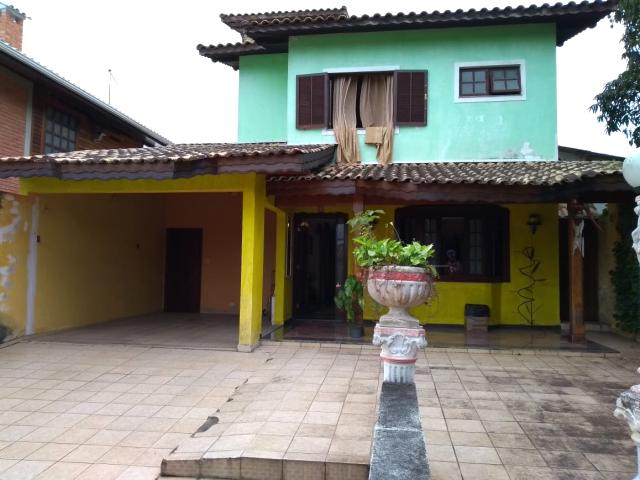 Casa em rua tranquila e sem saída