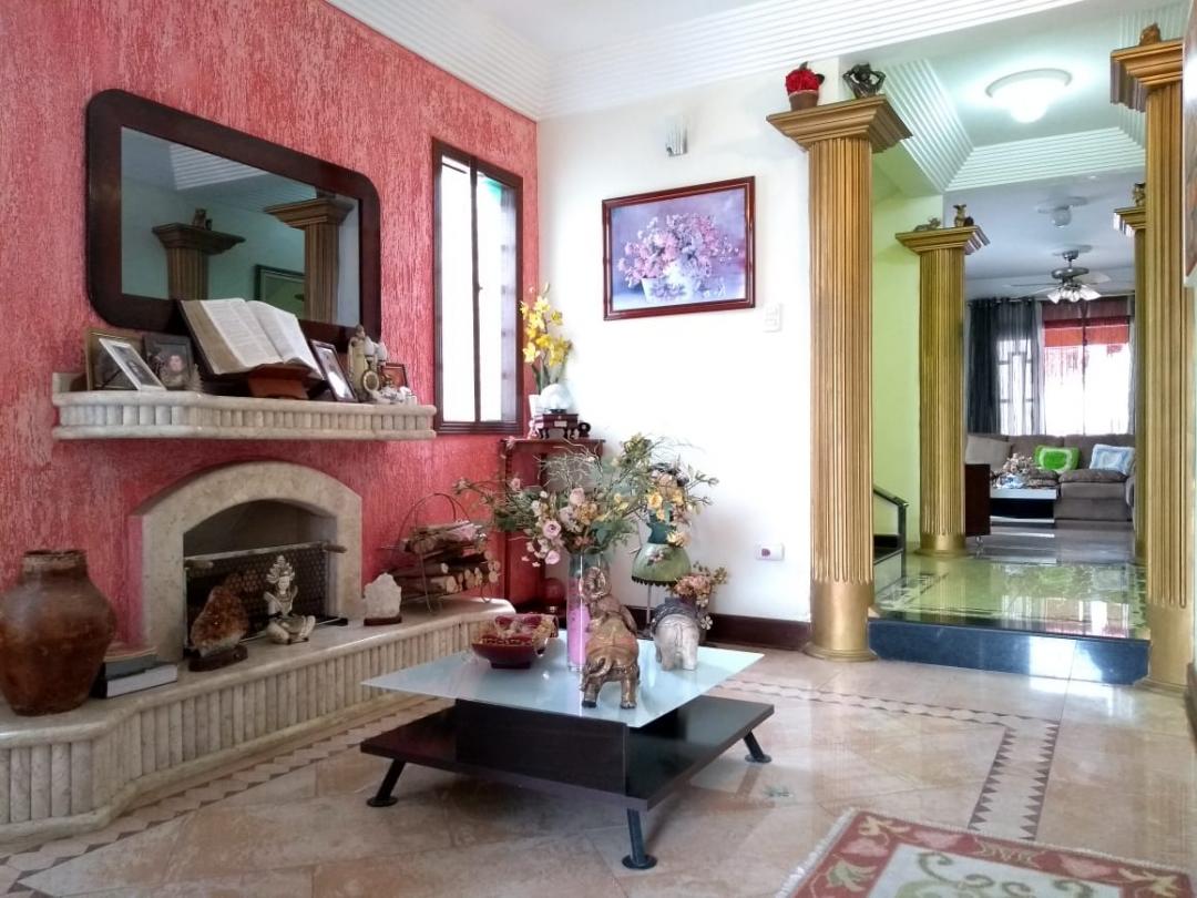 Casa em rua tranquila e sem saída