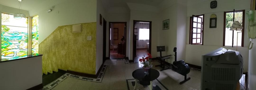 Casa em rua tranquila e sem saída