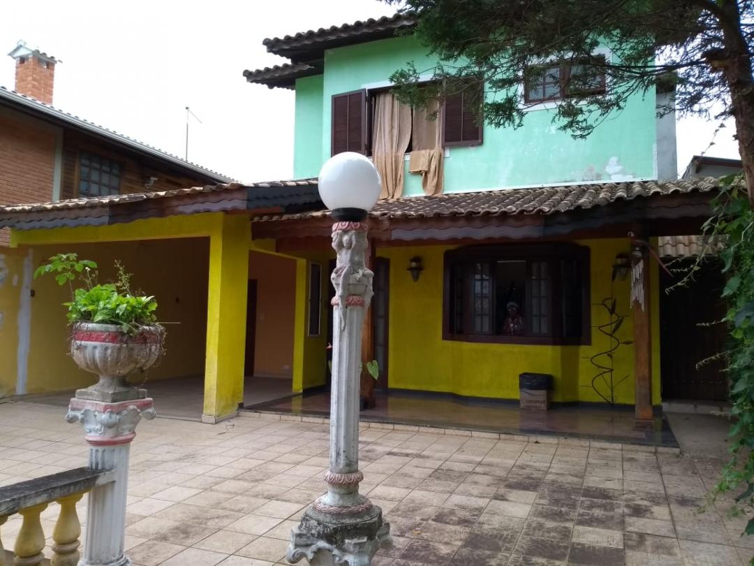 Casa em rua tranquila e sem saída