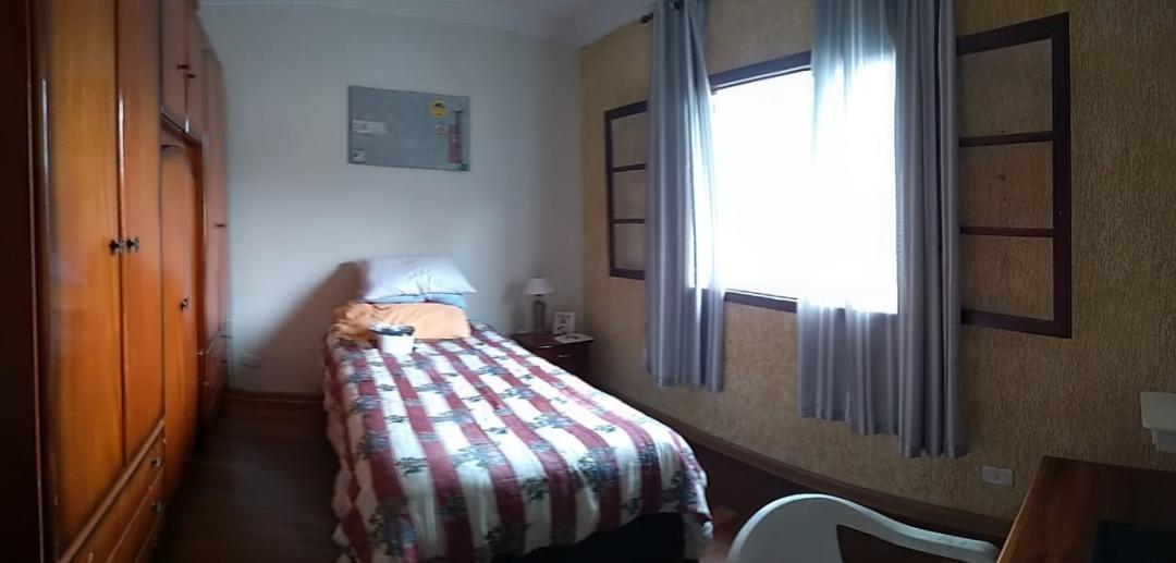 Casa em rua tranquila e sem saída