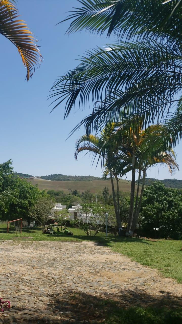 Chácara no Itaoca com vista para o rio.