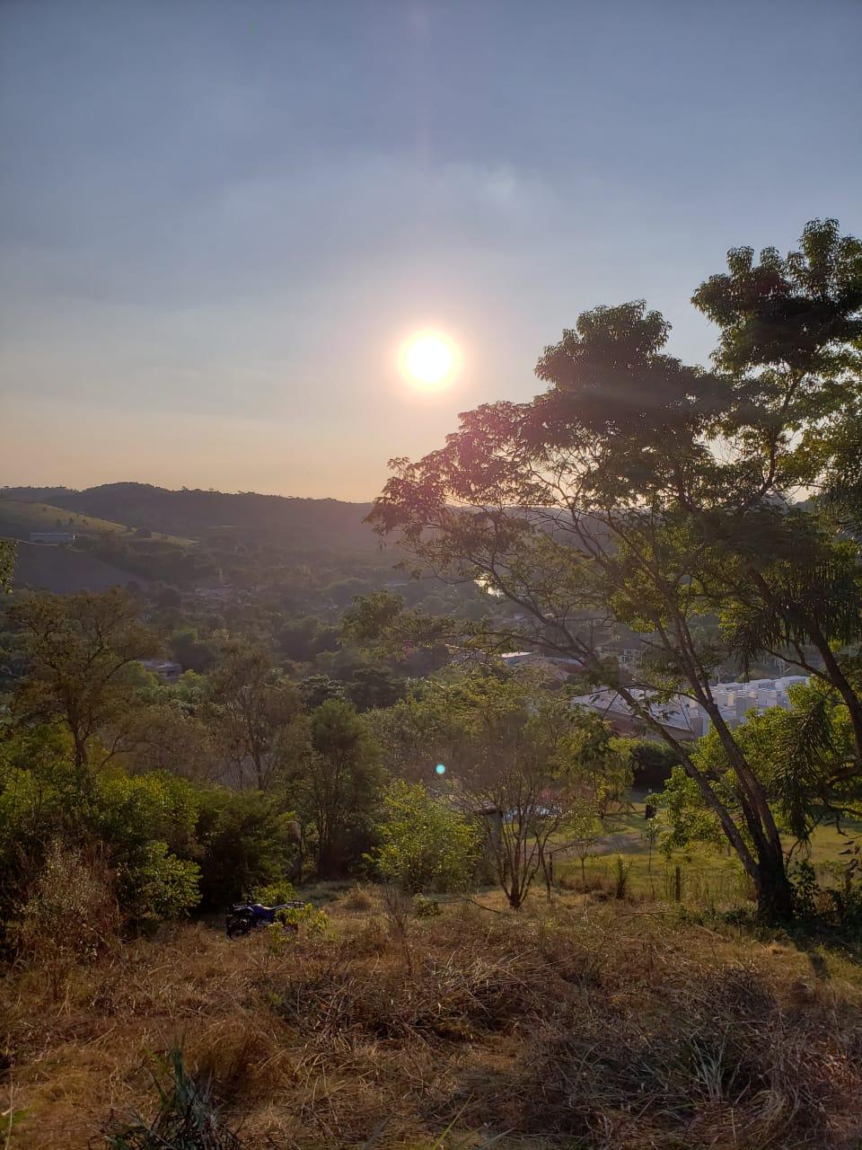Chácara no Itaoca com vista para o rio.