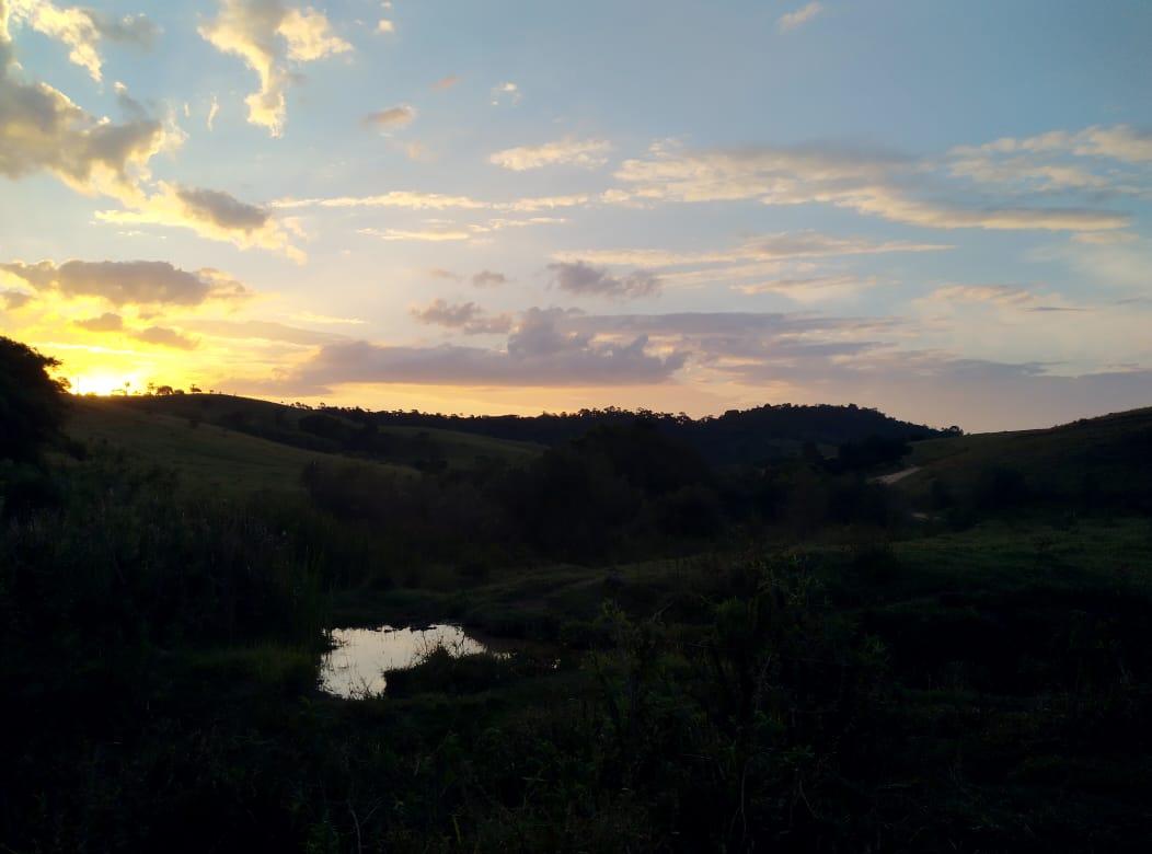 Gleba de 20.000m² ao Pôr do Sol no Capoeirinha.