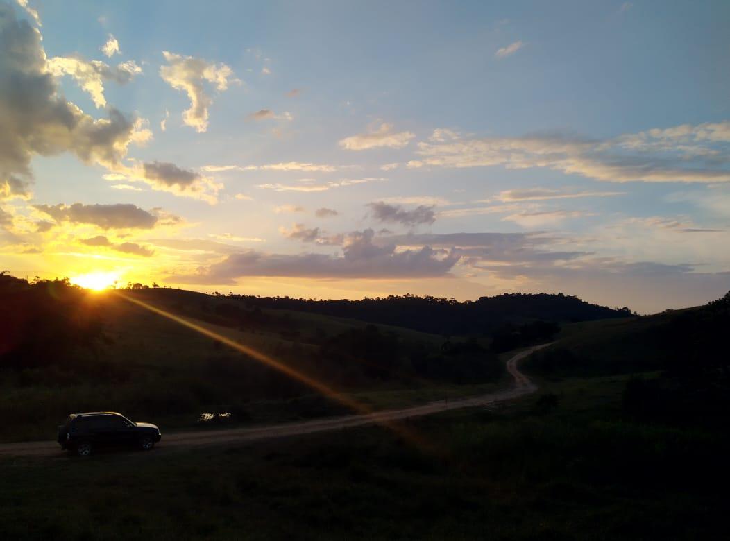 Gleba de 20.000m² ao Pôr do Sol no Capoeirinha.