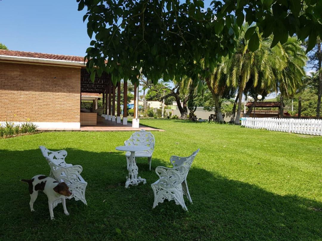 Linda chácara, beira rio, com muito conforto, lazer e privacidade.