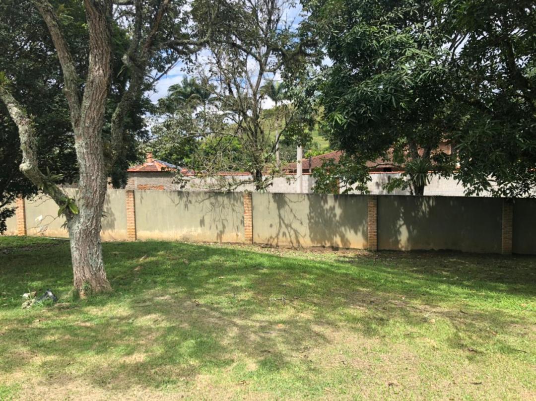 Linda chácara, beira rio, com muito conforto, lazer e privacidade.