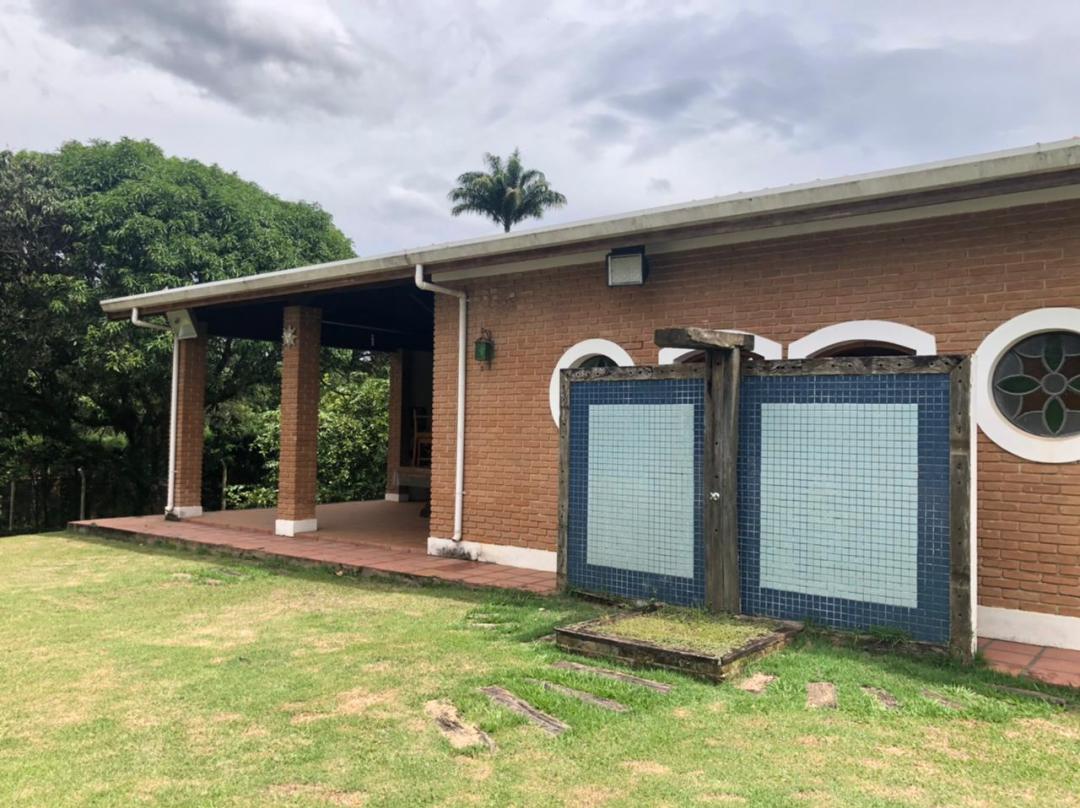 Linda chácara, beira rio, com muito conforto, lazer e privacidade.