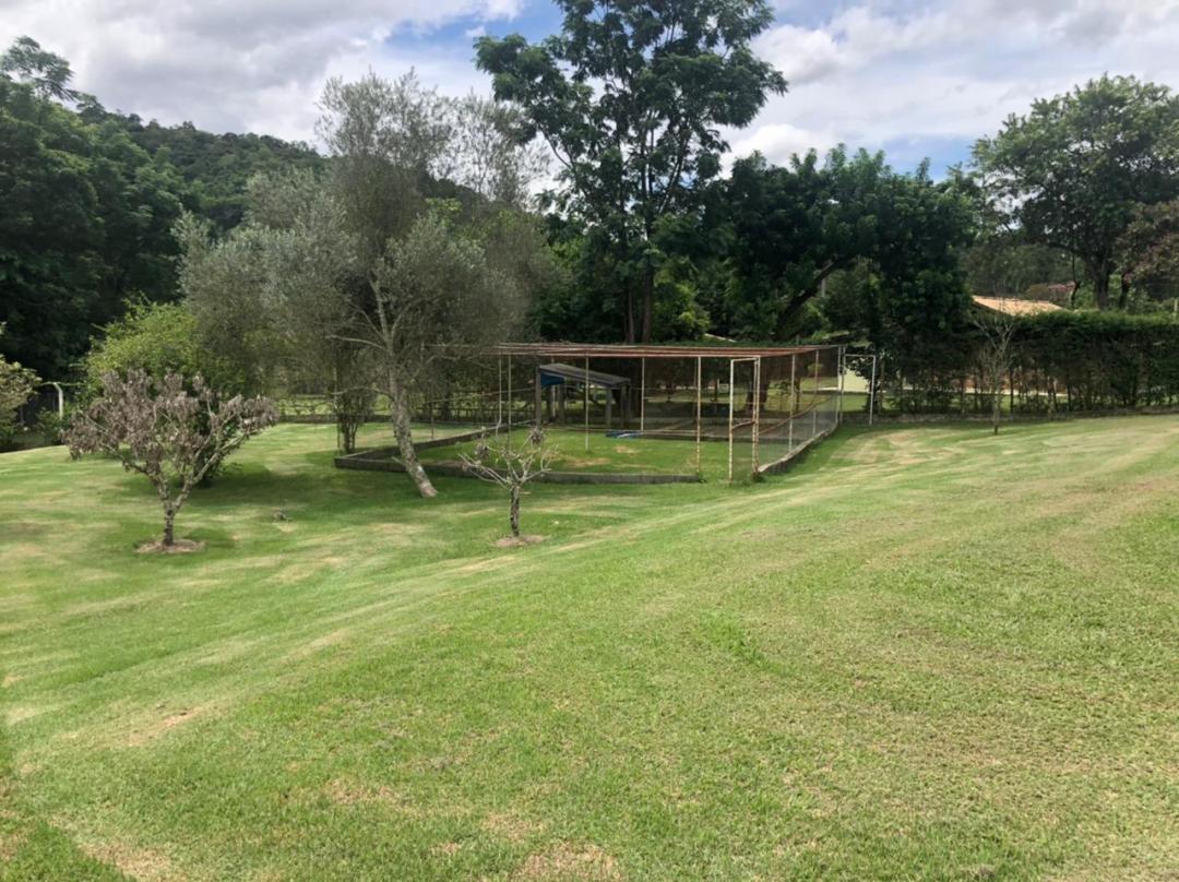 Linda chácara, beira rio, com muito conforto, lazer e privacidade.