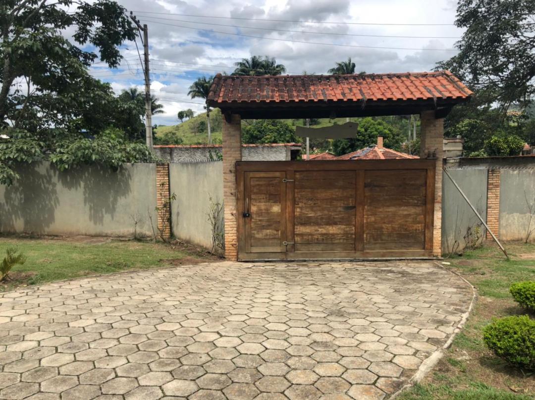 Linda chácara, beira rio, com muito conforto, lazer e privacidade.