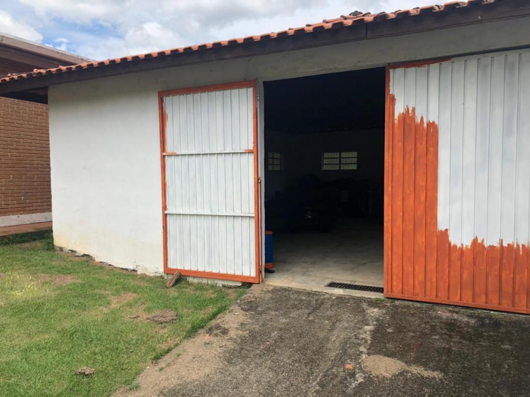 Linda chácara, beira rio, com muito conforto, lazer e privacidade.
