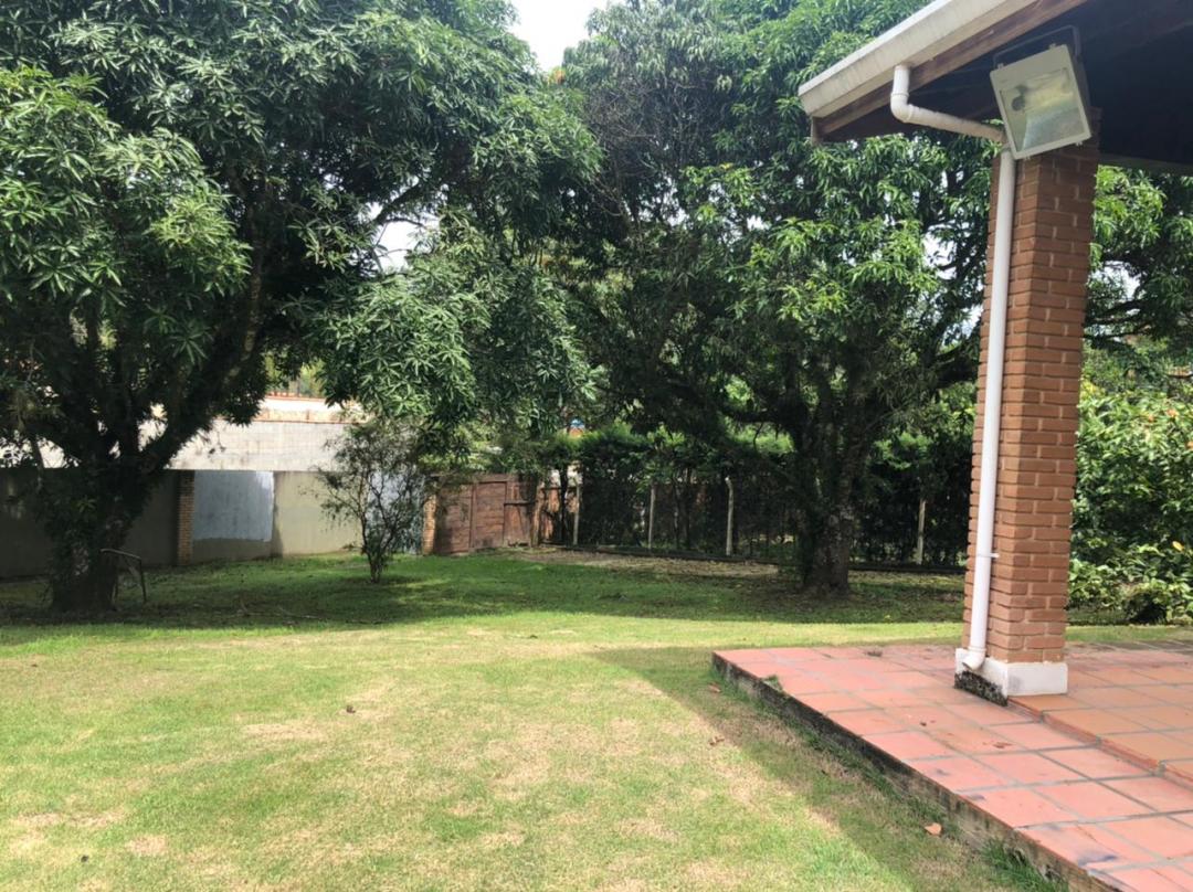 Linda chácara, beira rio, com muito conforto, lazer e privacidade.