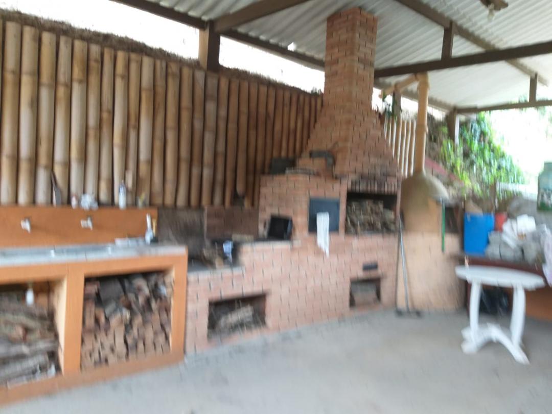 Sítio formado com lindas corredeiras no Capoeirinha