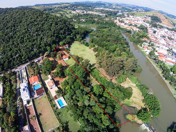 CHÁCARA FUNDO PARA O RIO.