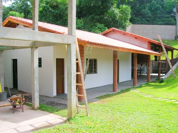 CHÁCARA FUNDO PARA O RIO.