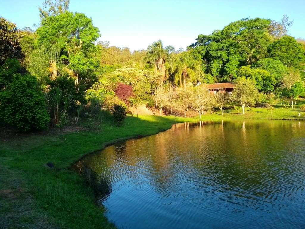 Chácara com lagos, uma linda vista e muita área verde!