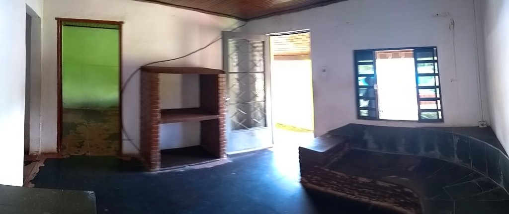 Terreno com duas casas no centro