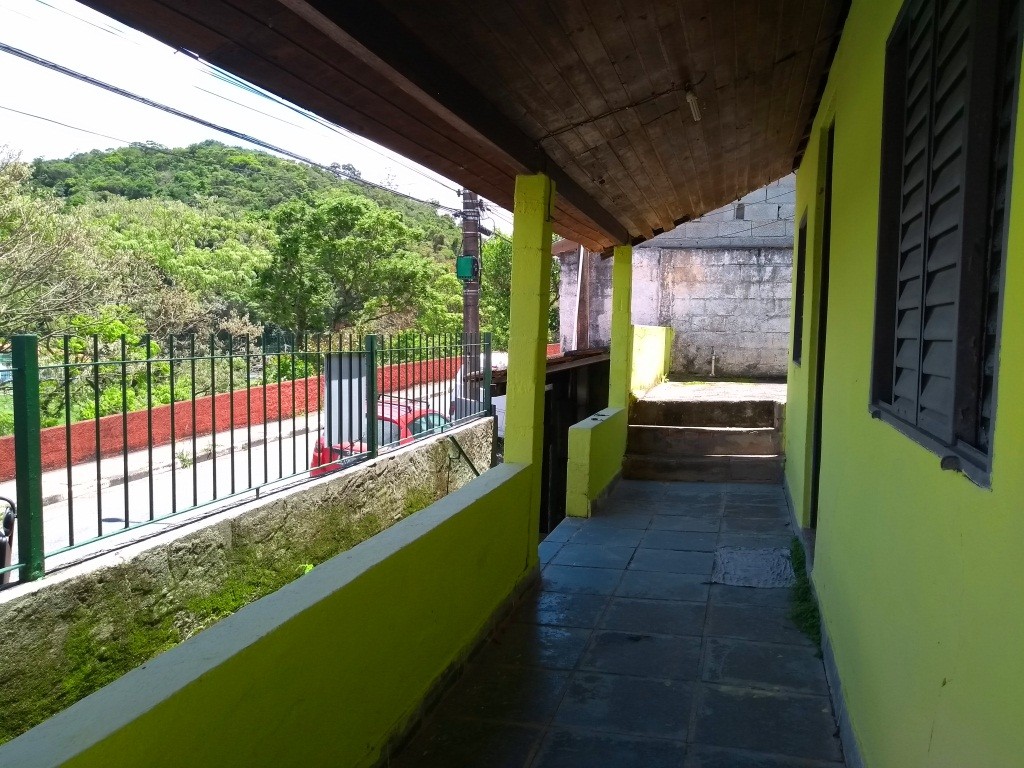 Terreno com duas casas no centro