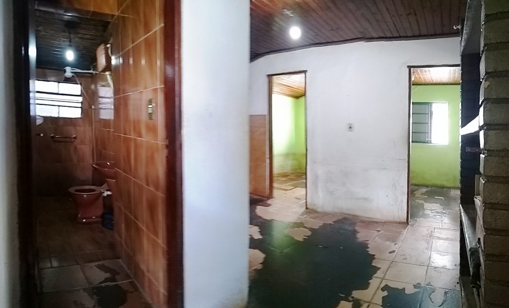 Terreno com duas casas no centro
