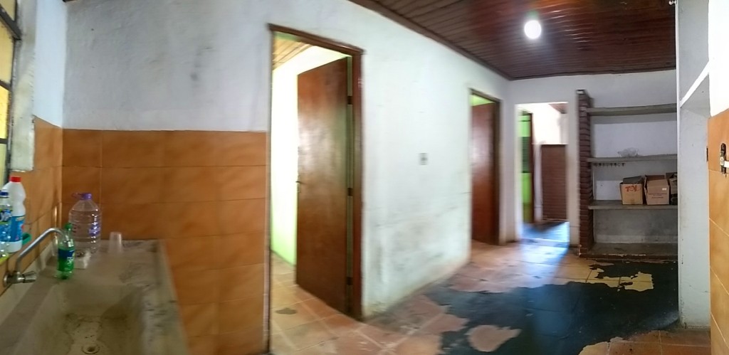 Terreno com duas casas no centro