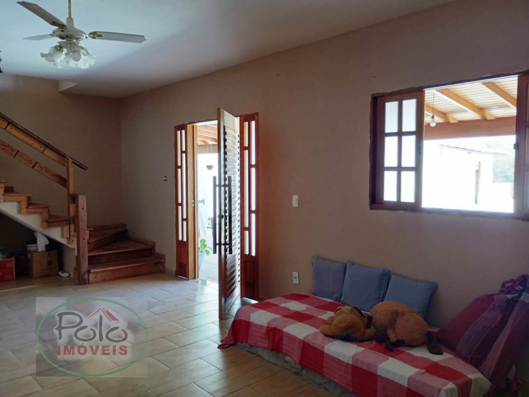 Casa no melhor bairro prontinha para usufruir.