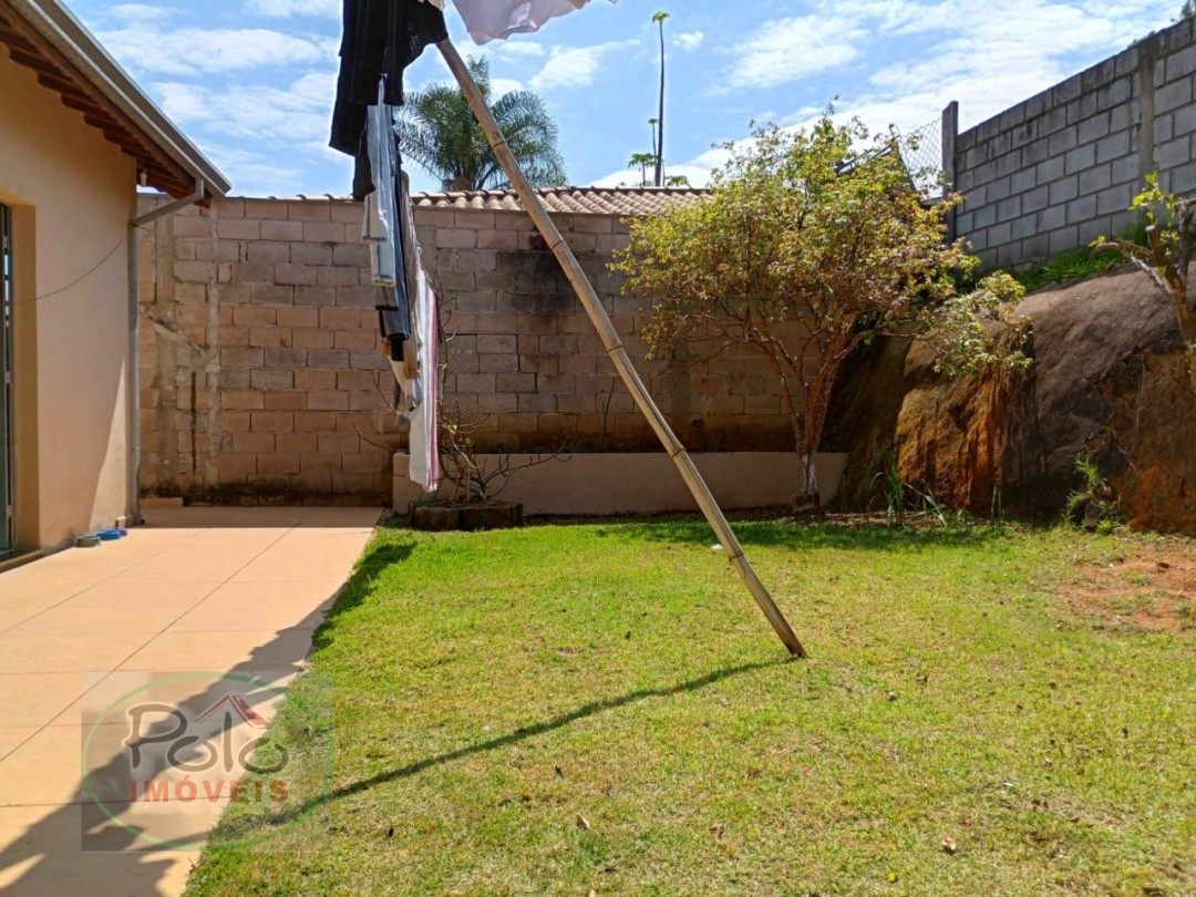 Casa no melhor bairro prontinha para usufruir.