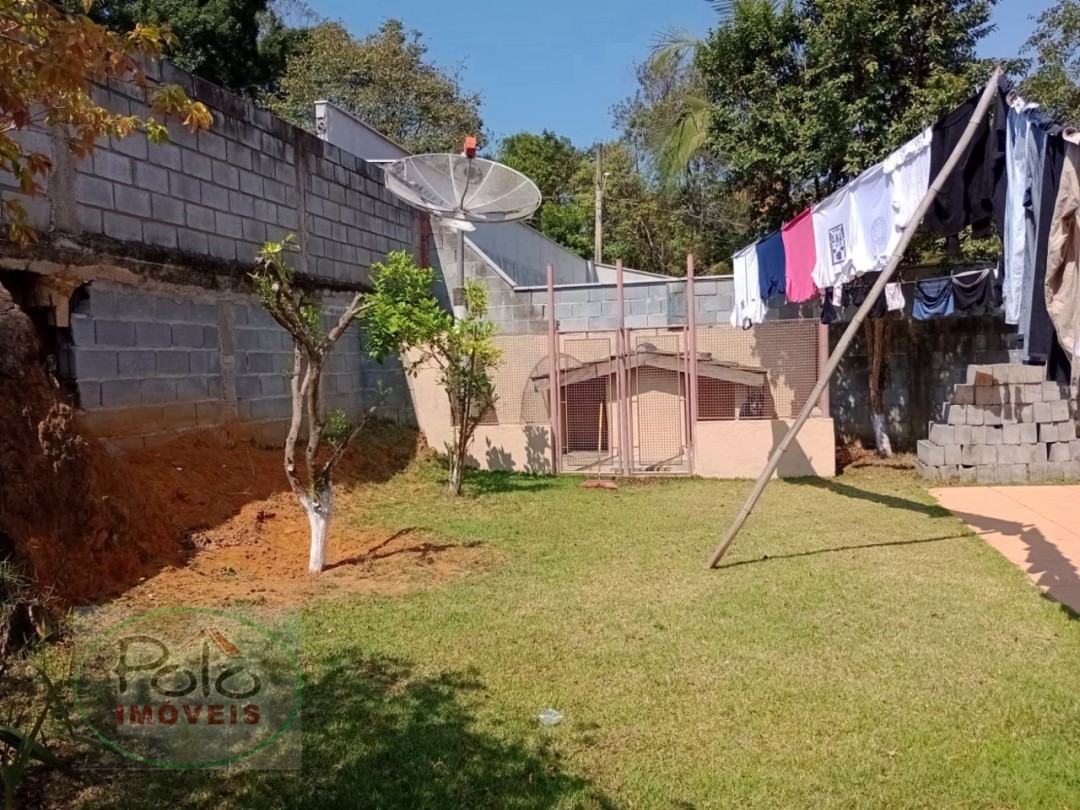 Casa no melhor bairro prontinha para usufruir.