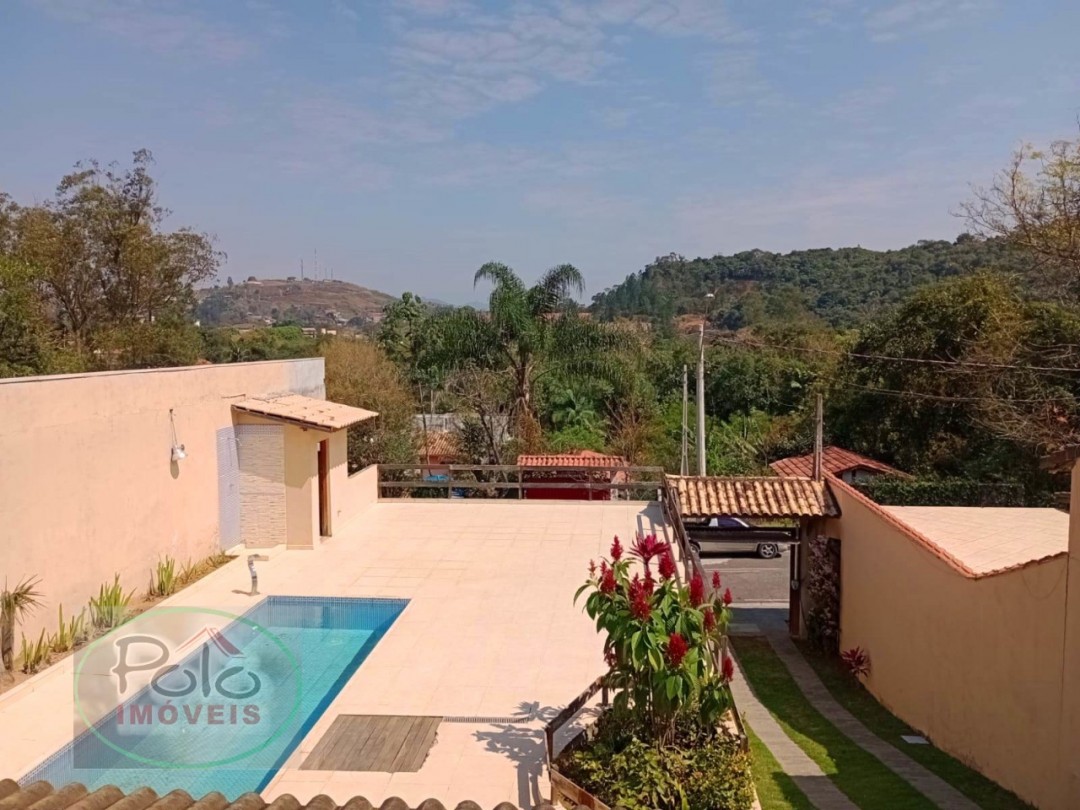 Casa no melhor bairro prontinha para usufruir.