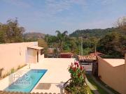 Casa no melhor bairro prontinha para usufruir.