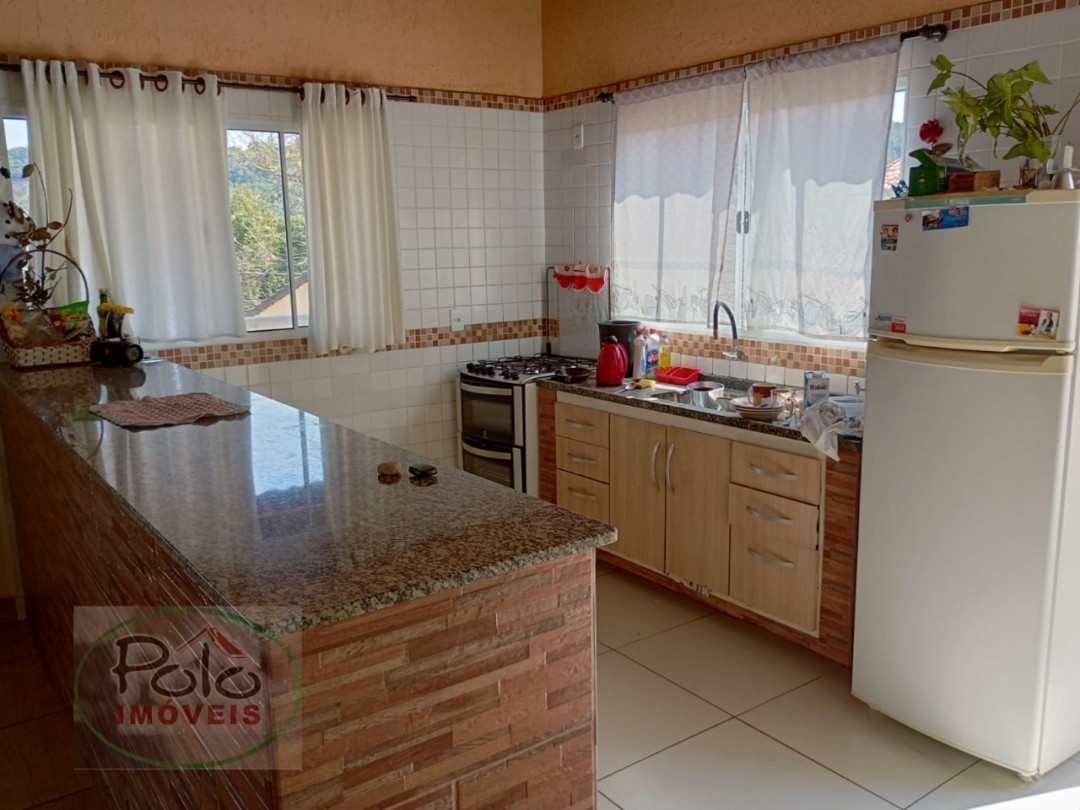 Casa no melhor bairro prontinha para usufruir.