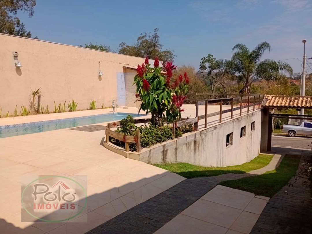 Casa no melhor bairro prontinha para usufruir.
