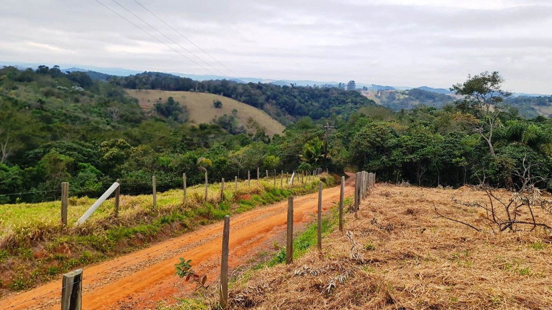 Área rural em local privilegiado.