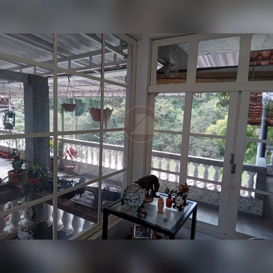 CASA COM FUNDOS PARA O RIO PARAÍBA