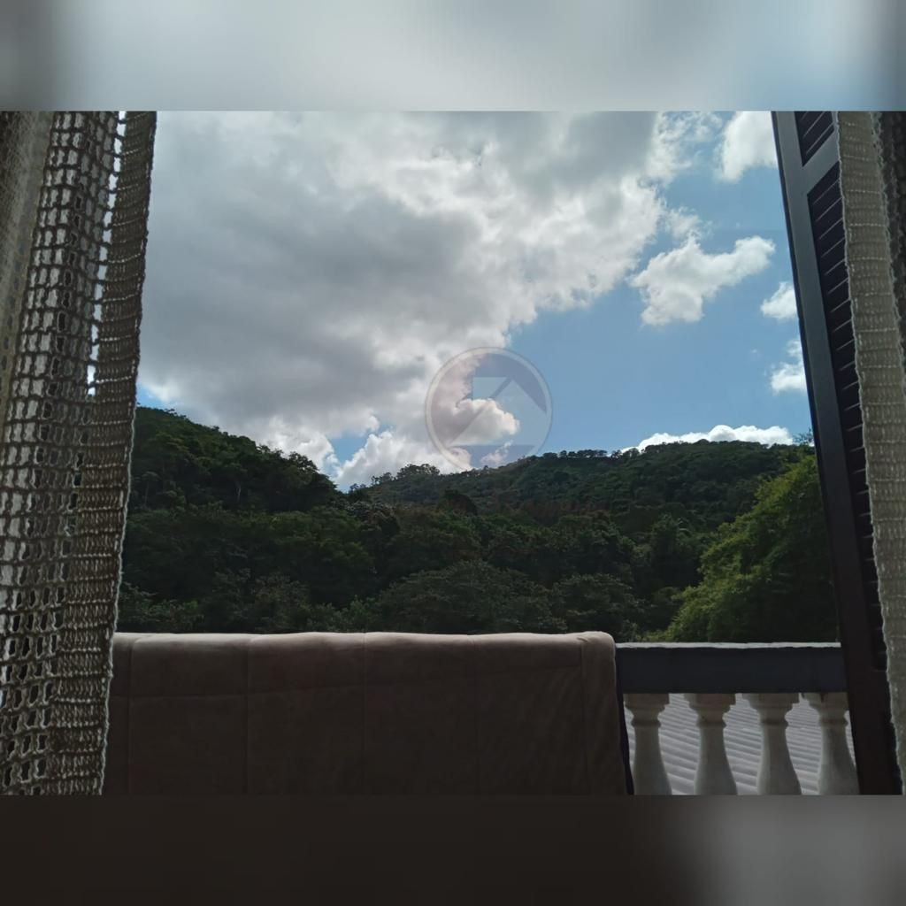 CASA COM FUNDOS PARA O RIO PARAÍBA
